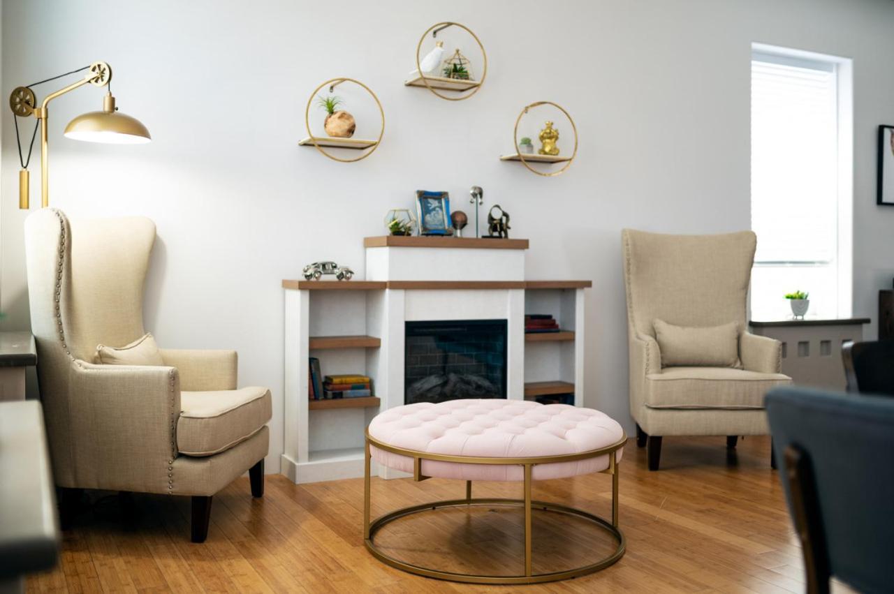 115 N Main Huge 2 Bedroom Unit On Main Street Saint Charles Luaran gambar