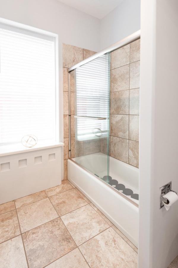 115 N Main Huge 2 Bedroom Unit On Main Street Saint Charles Luaran gambar