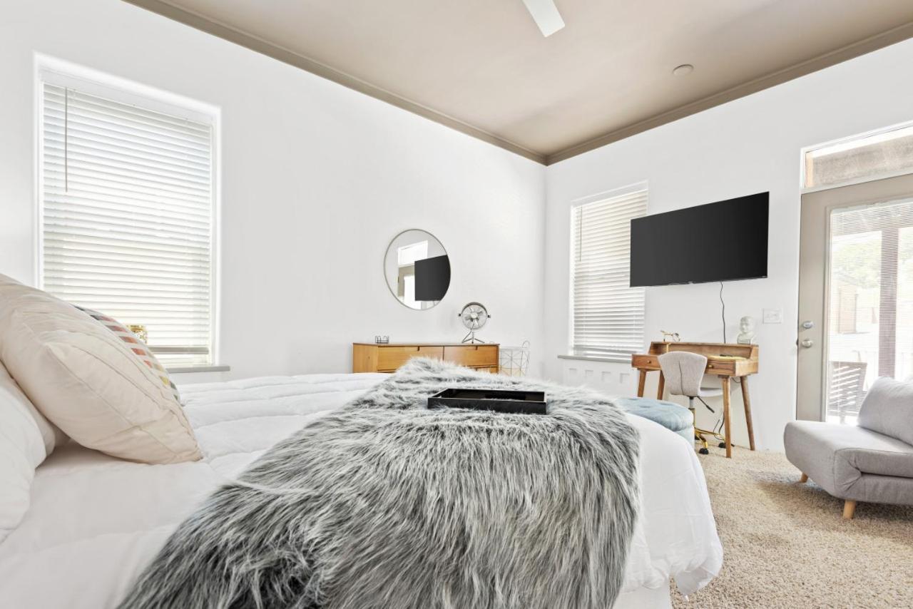 115 N Main Huge 2 Bedroom Unit On Main Street Saint Charles Luaran gambar